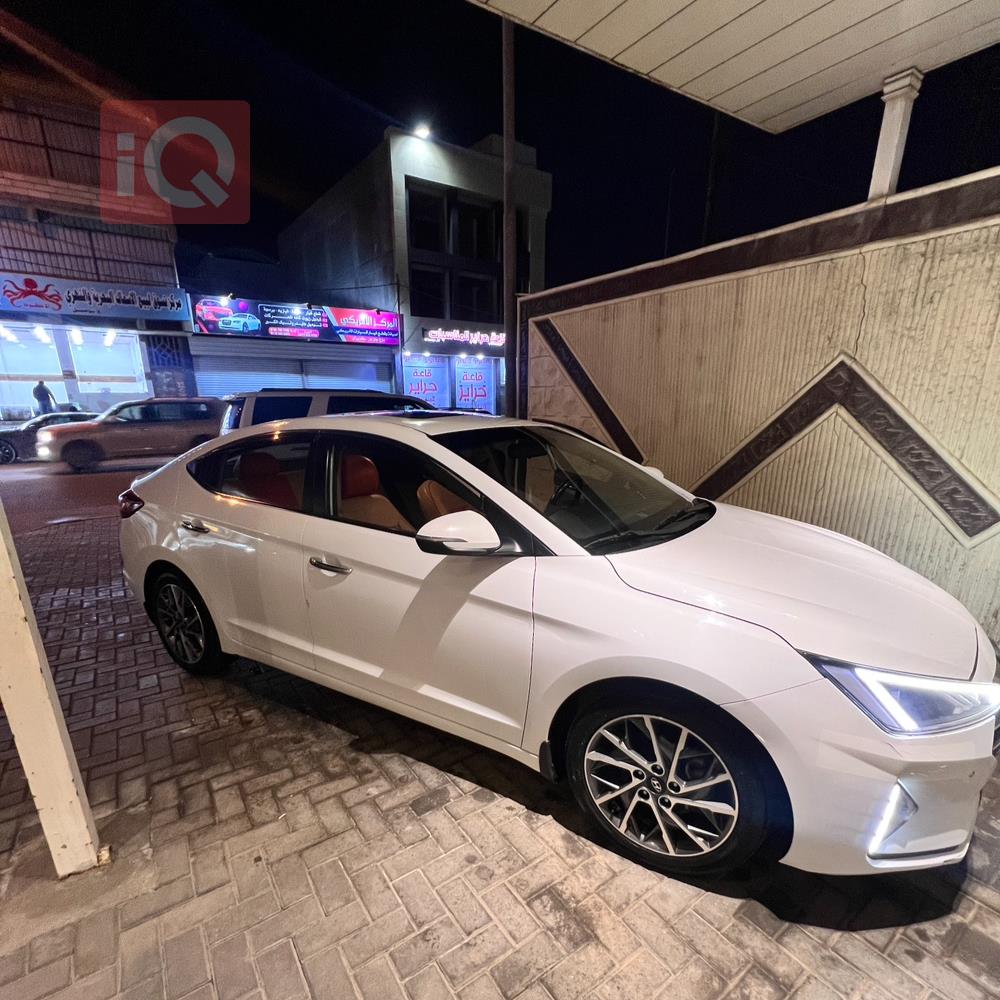 هیوندای ئەلەنترا